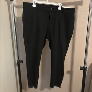 Loft,NWT, Black Denim, skinny fit.  Front pockets.